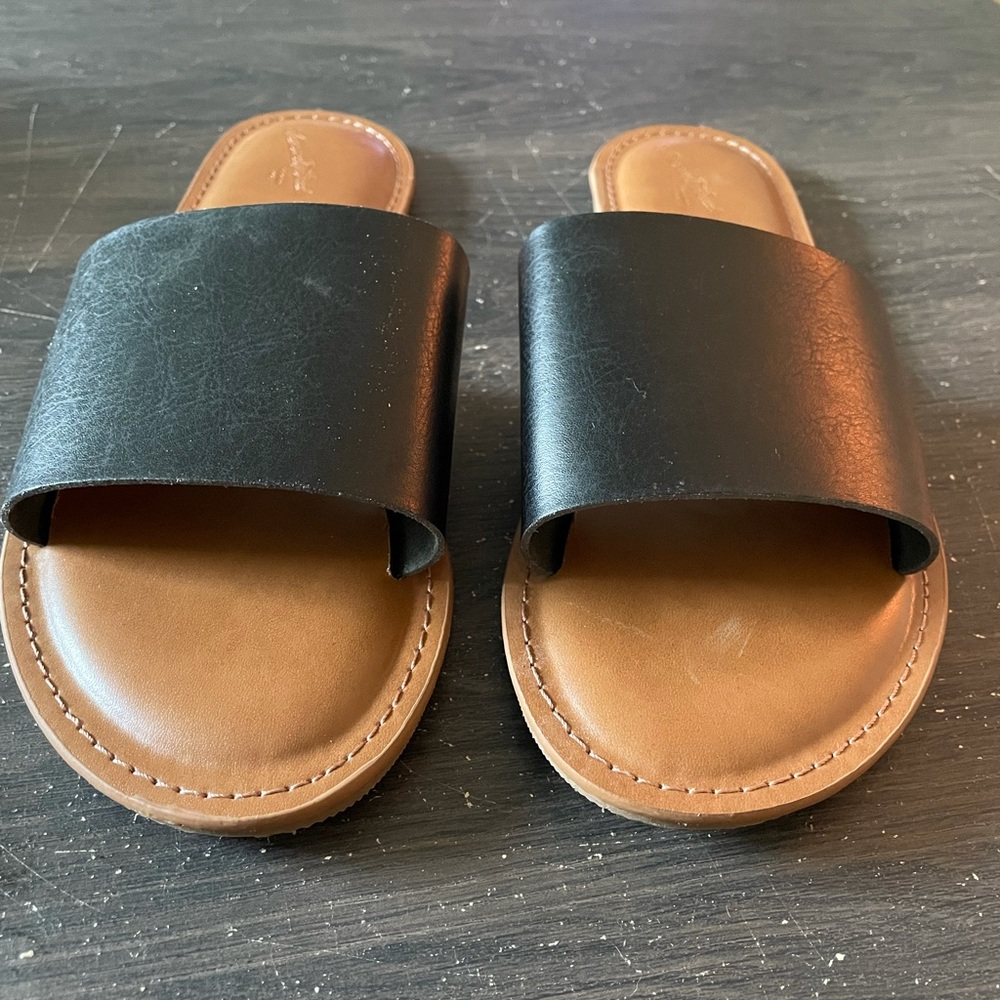 Brand New Universal Thread Flat Sandals